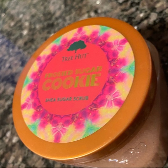 Frosted sugar cookie tree hut scrub brand new - Picture 2 of 2